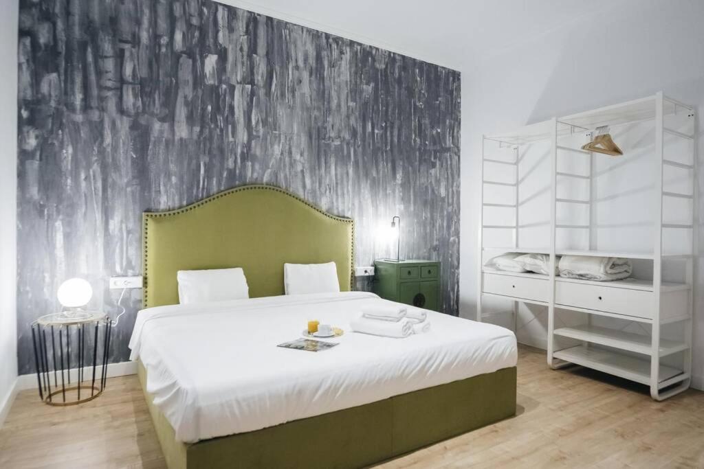 Apartamentos Plaza De Pedro Zerolo III Madrid Exterior photo