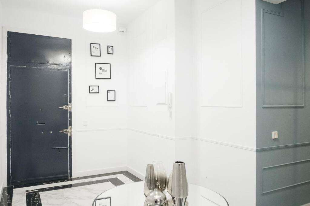 Apartamentos Plaza De Pedro Zerolo III Madrid Exterior photo