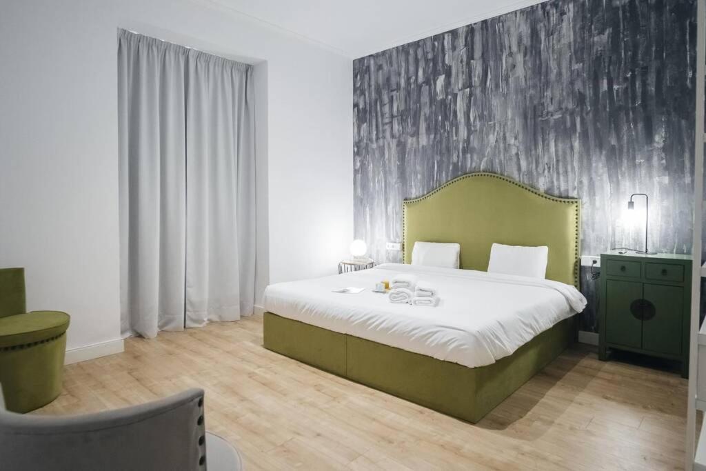 Apartamentos Plaza De Pedro Zerolo III Madrid Exterior photo