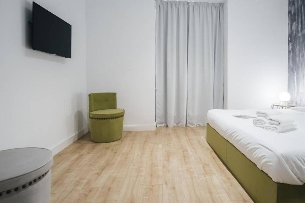 Apartamentos Plaza De Pedro Zerolo III Madrid Exterior photo